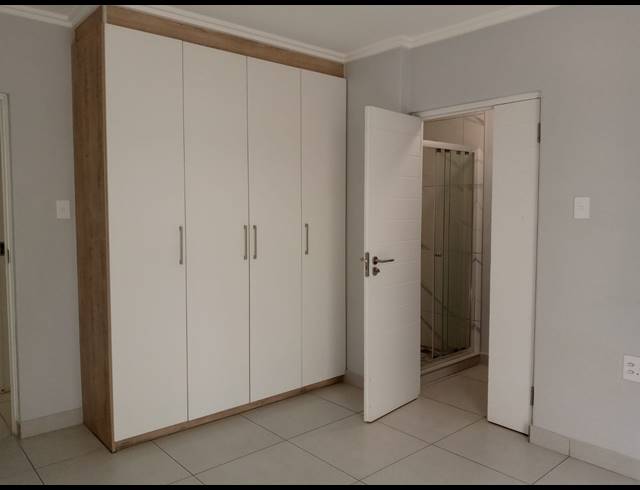 2 BEDROOM APARTMENT FOR SALE IN UMHLANGA RIDGE